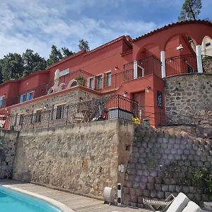  Villa And La Coraillere